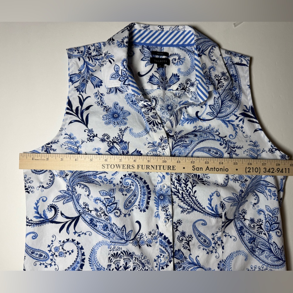 Talbots White Sleeveless Button-Down Top with Blue Paisley Print non-iron - Picture 2 of 6